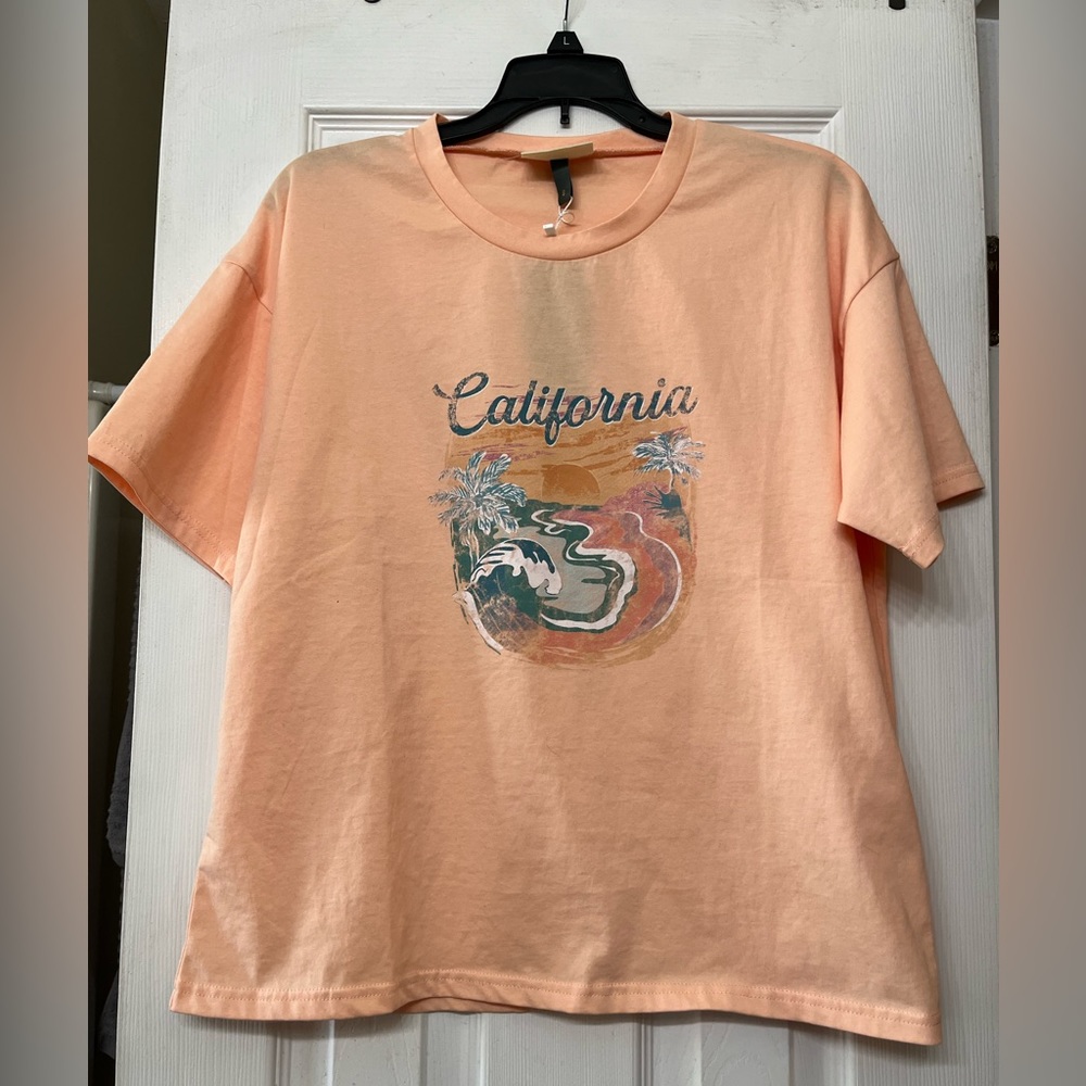 Women’s Small Peach California T-Shirt